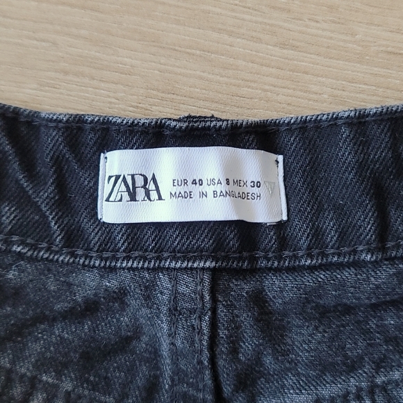Zara Distressed Jean Short - Picture 2 of 3